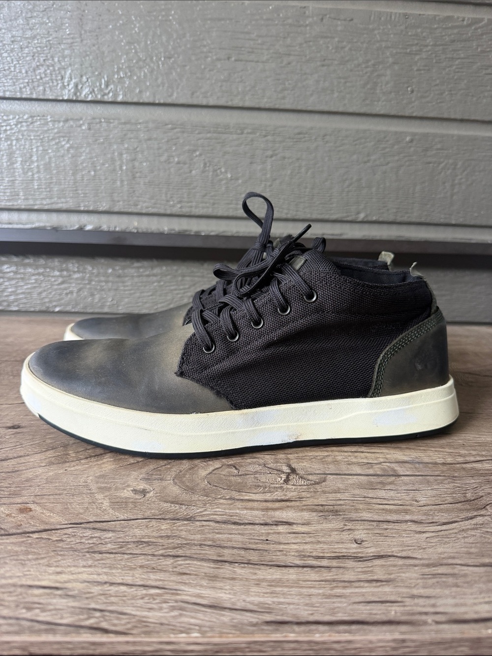 Timberland Black Lace-Up Casual Boots with White Sole size 12 - Picture 3 of 9